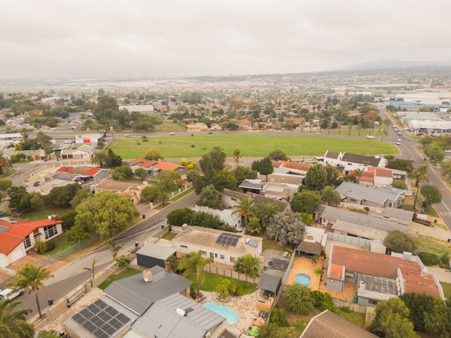 4 Bedroom Property for Sale in Ruwari Western Cape